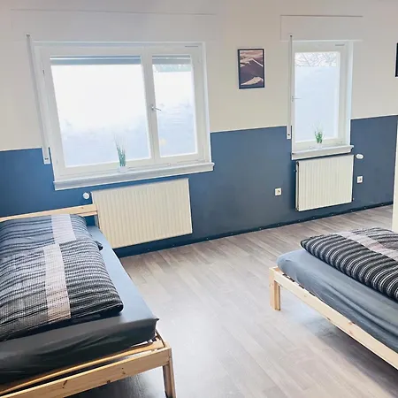 Monteurzimmer Leo 3 *